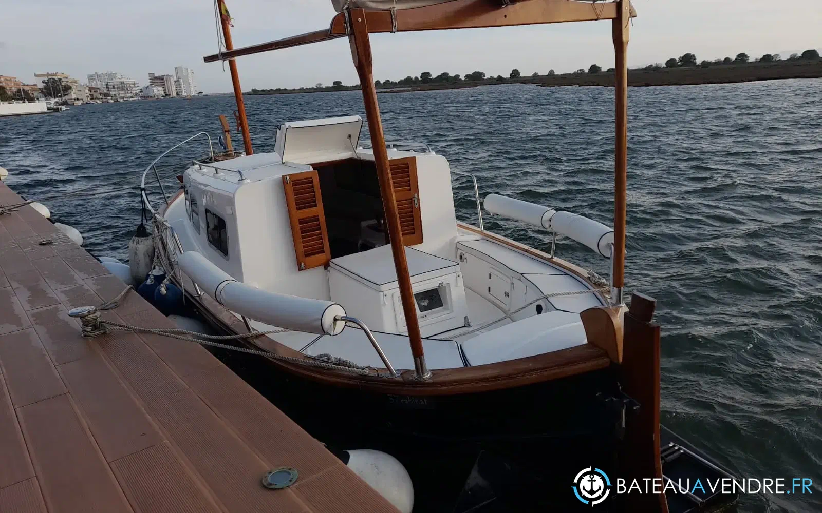 slider 5 Tiburon 37 Cabinado