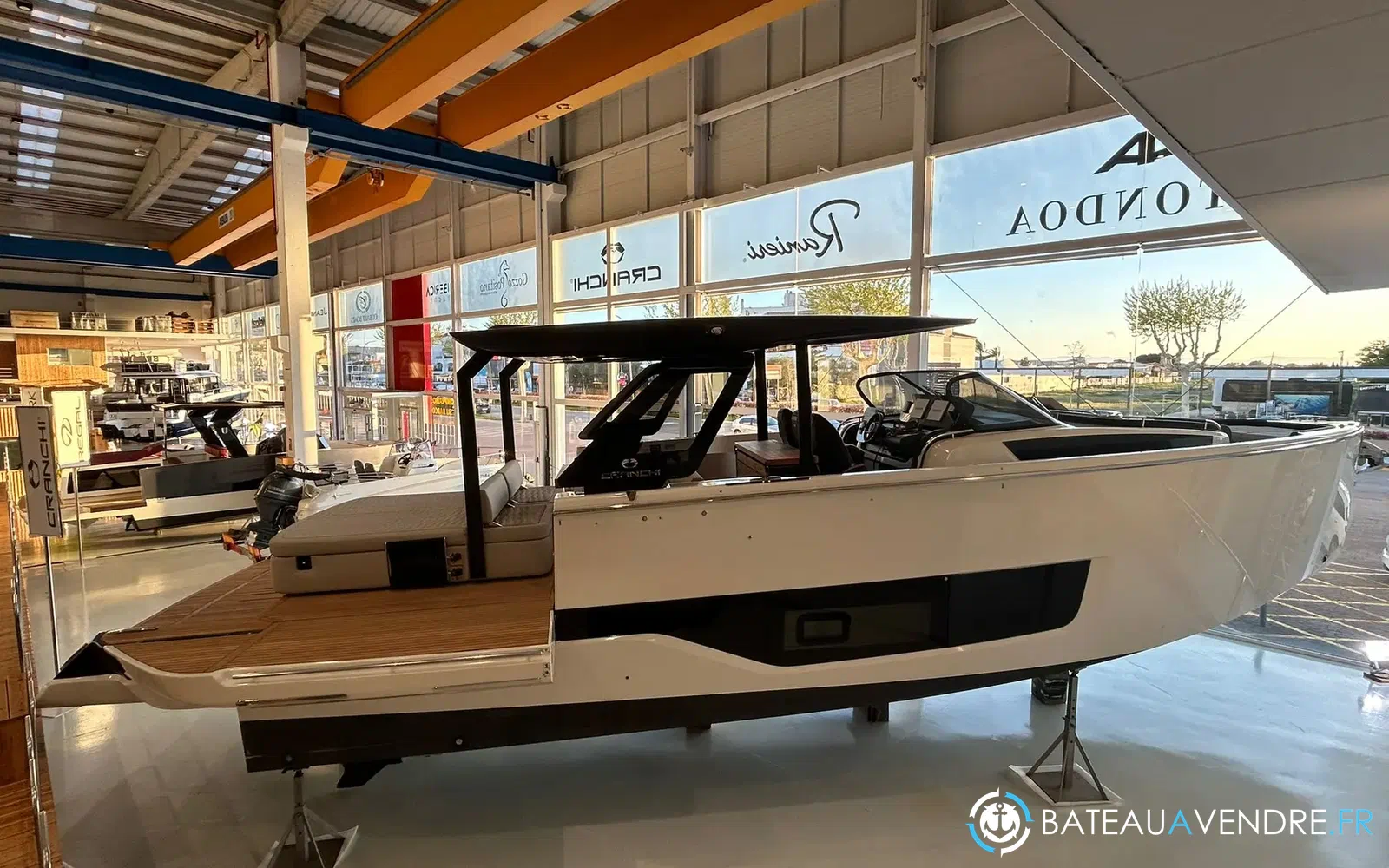 slider 0 Cranchi A46 Luxury Tender