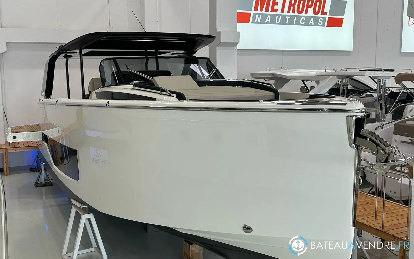 slider 0 Cranchi A46 Luxury Tender