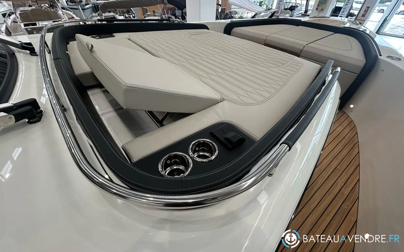 slider 11 Cranchi A46 Luxury Tender