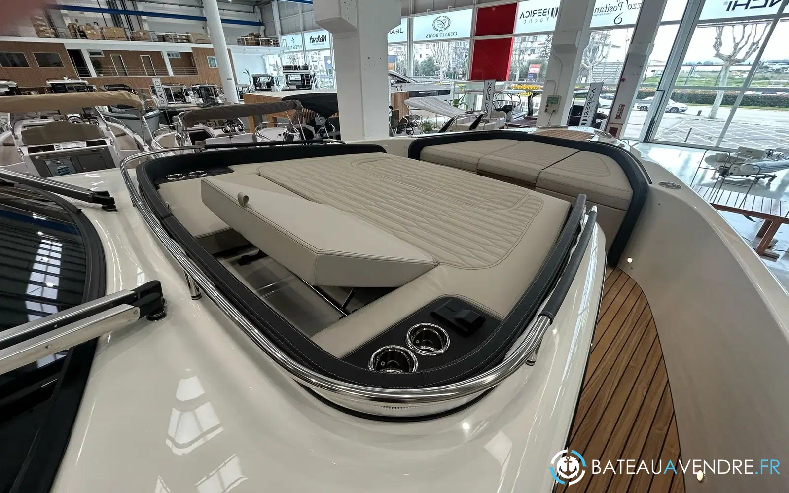 slider 12 Cranchi A46 Luxury Tender