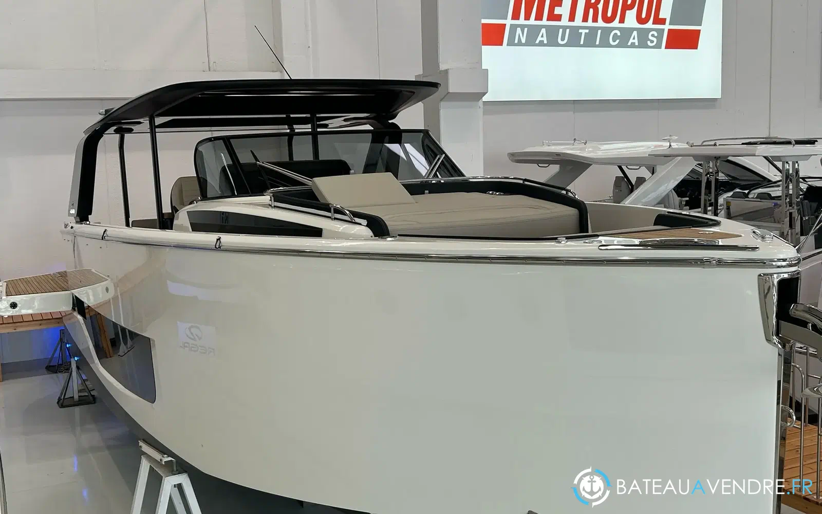 slider 2 Cranchi A46 Luxury Tender