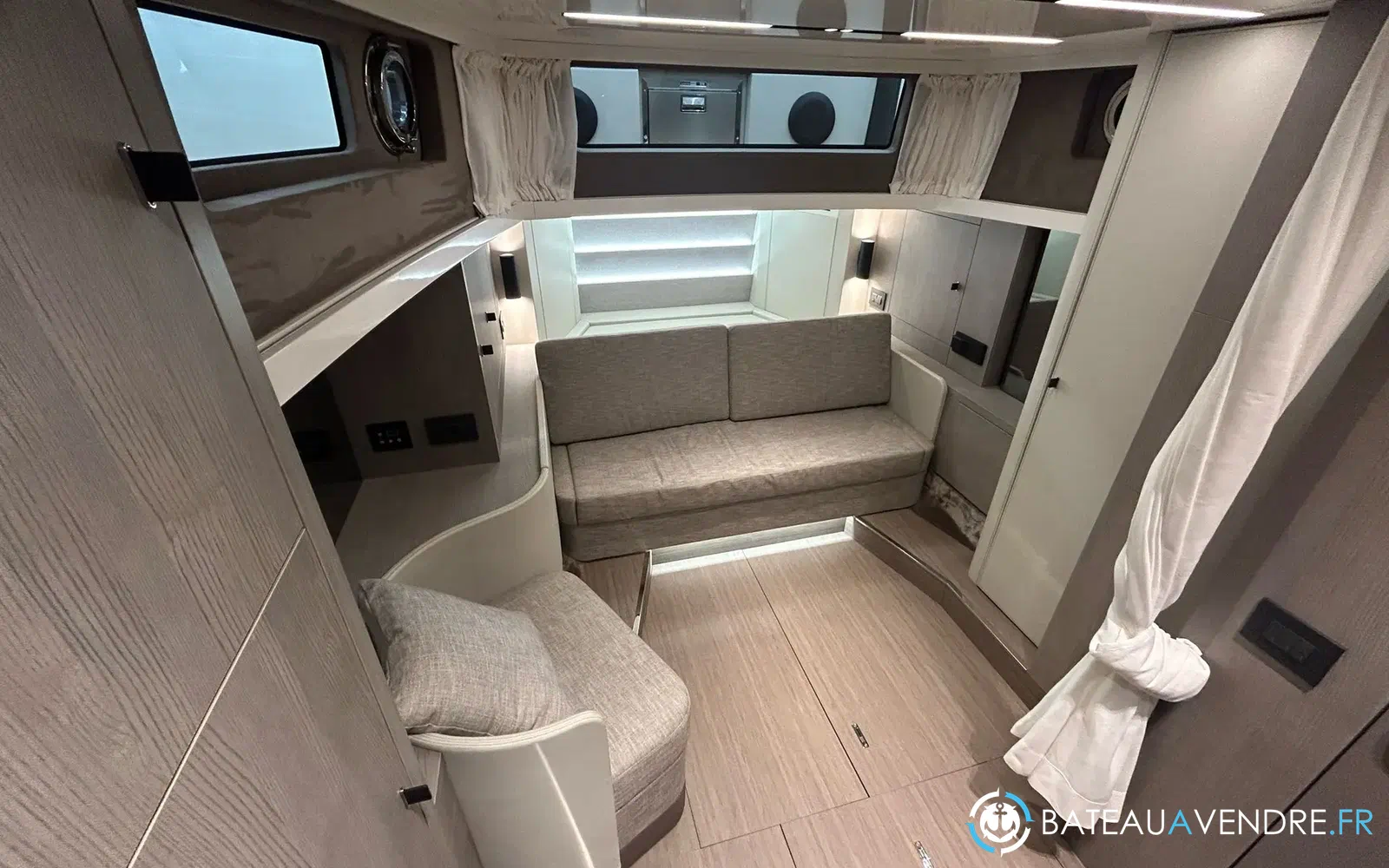 slider 35 Cranchi A46 Luxury Tender