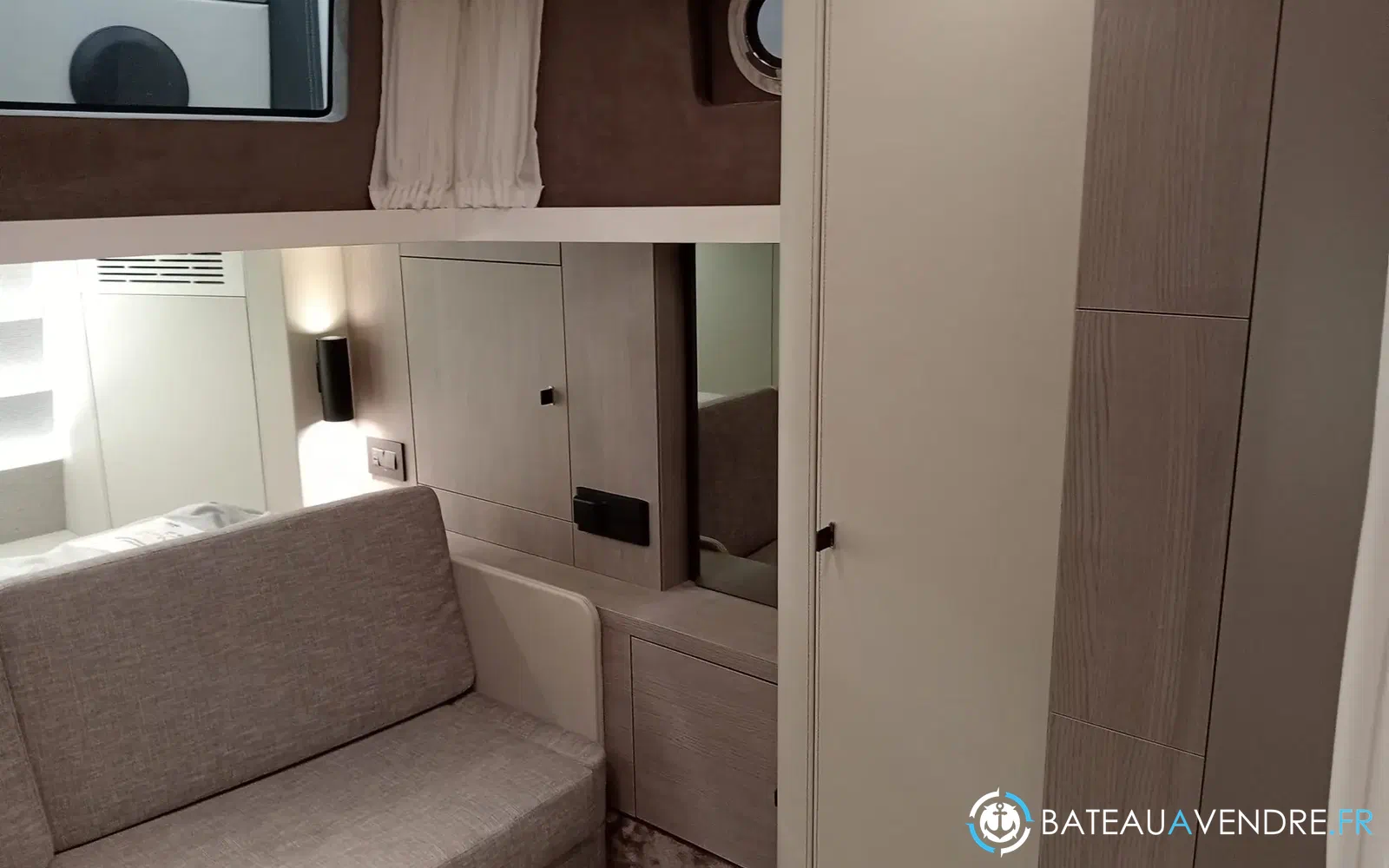 slider 16 Cranchi A46 Luxury Tender