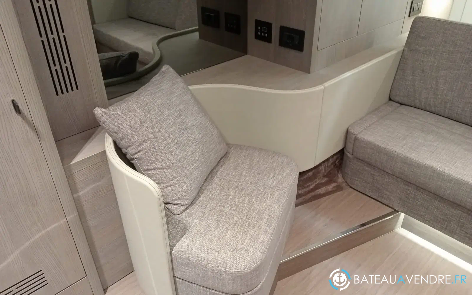 slider 19 Cranchi A46 Luxury Tender