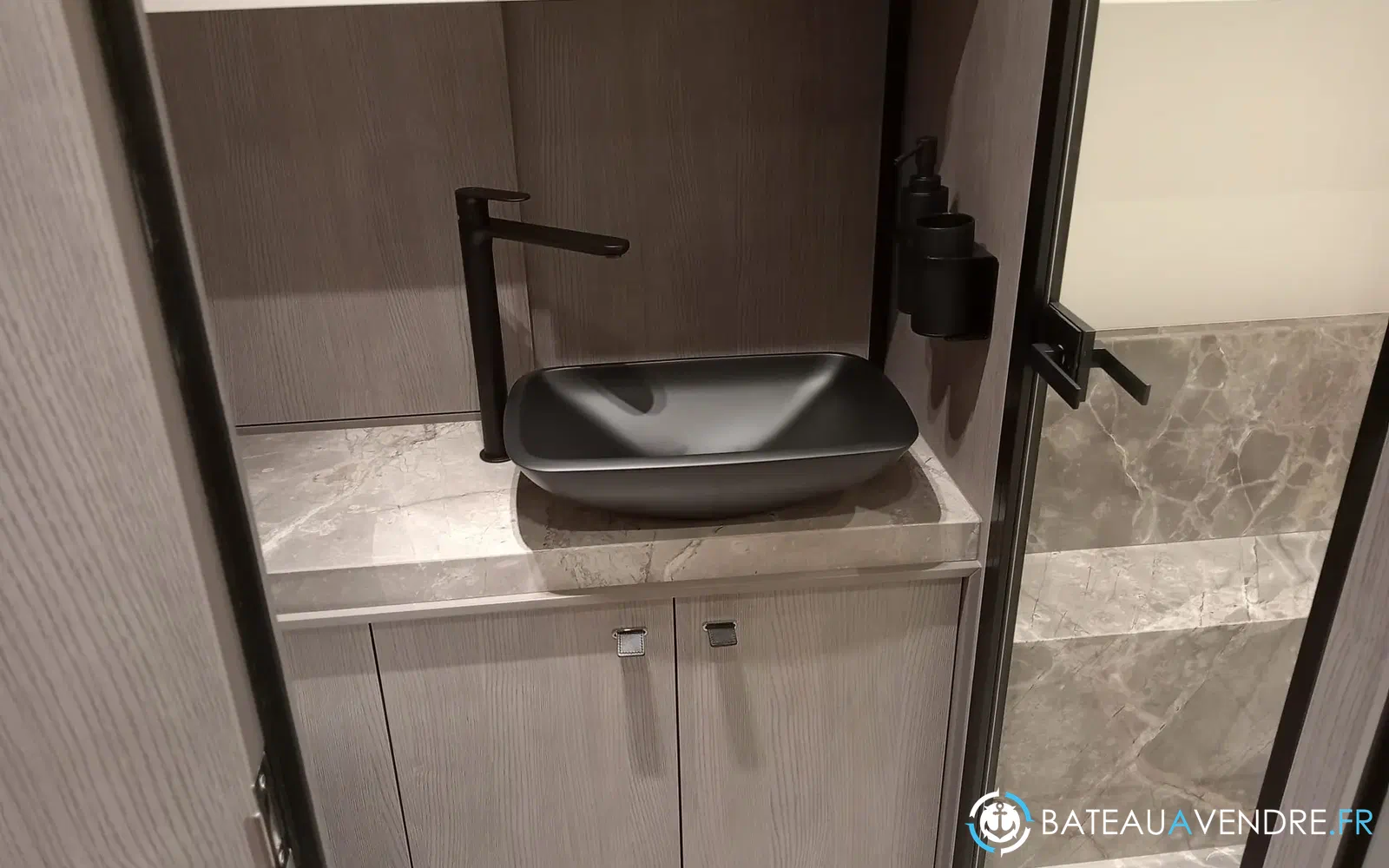 slider 27 Cranchi A46 Luxury Tender