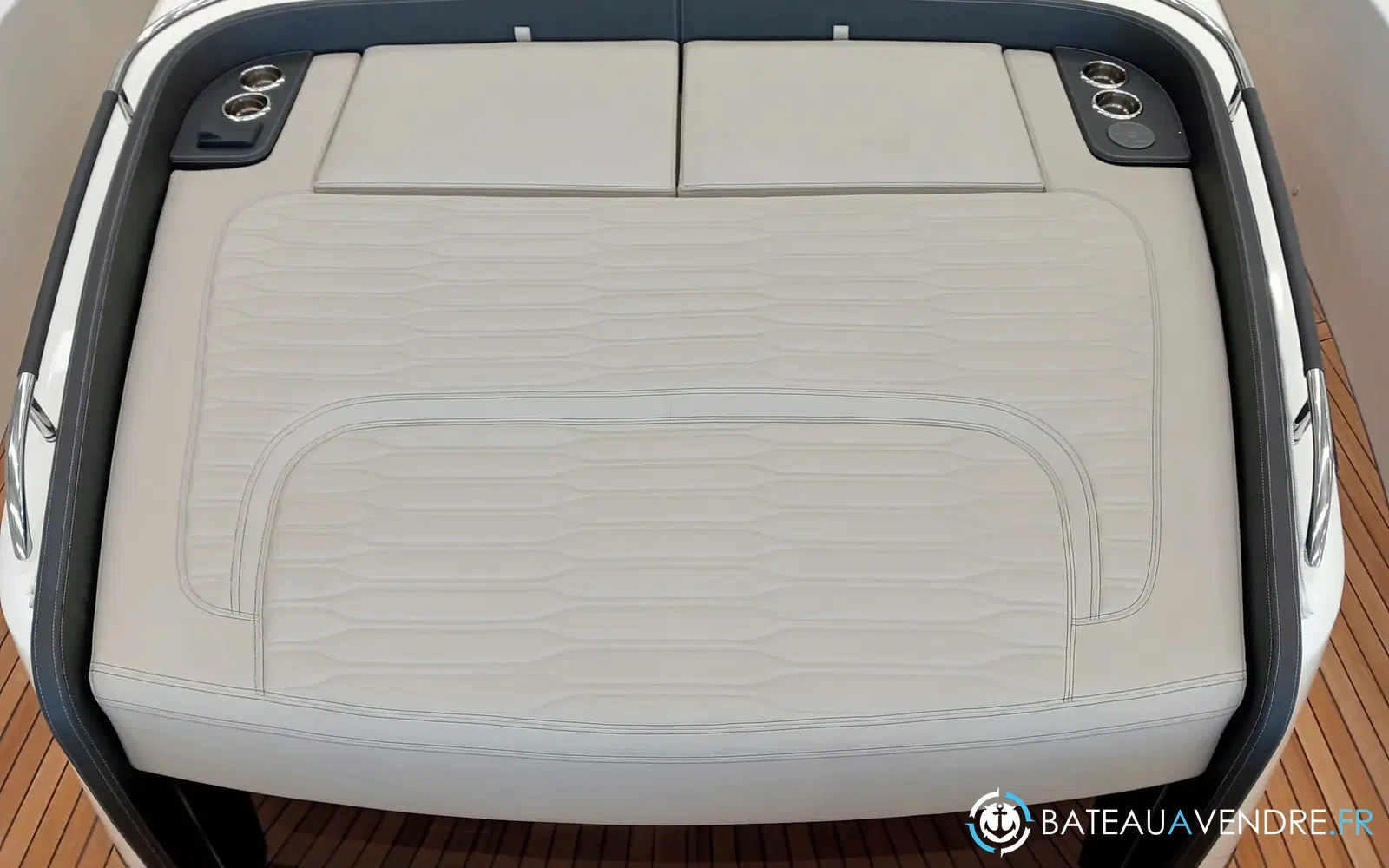 slider 8 Cranchi A46 Luxury Tender