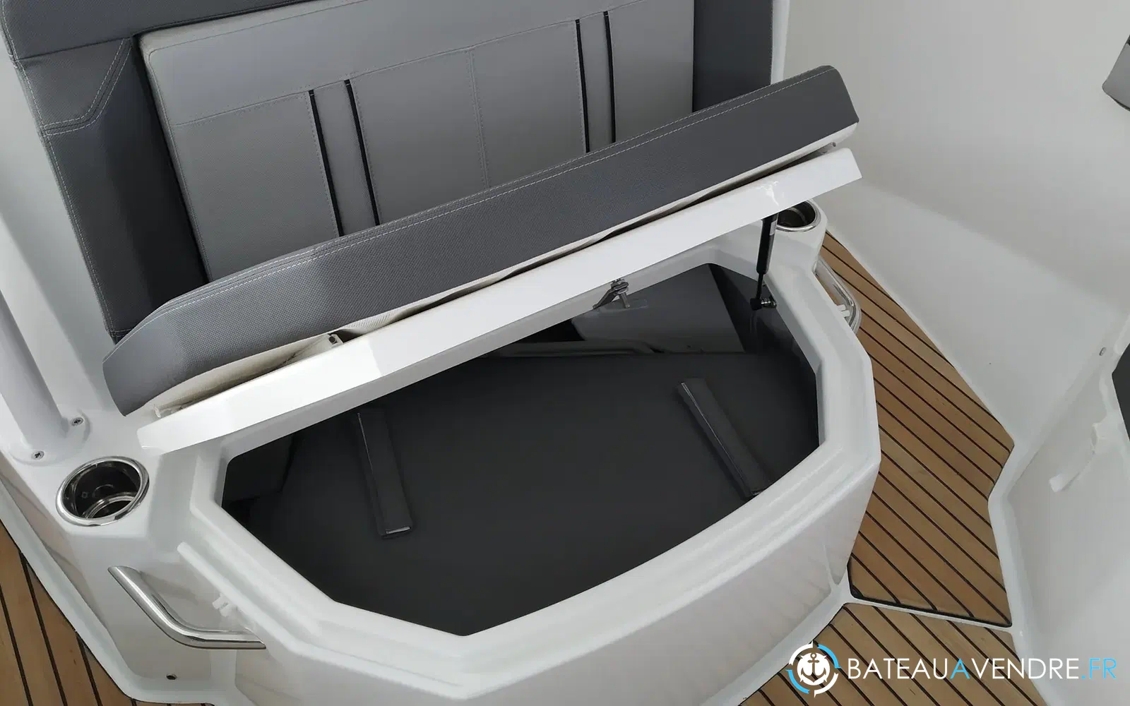 slider 23 Jeanneau Cap Camarat 7.5 CC Serie 3