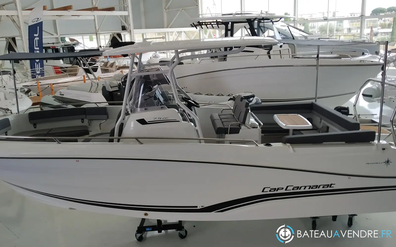 slider 31 Jeanneau Cap Camarat 7.5 CC Serie 3