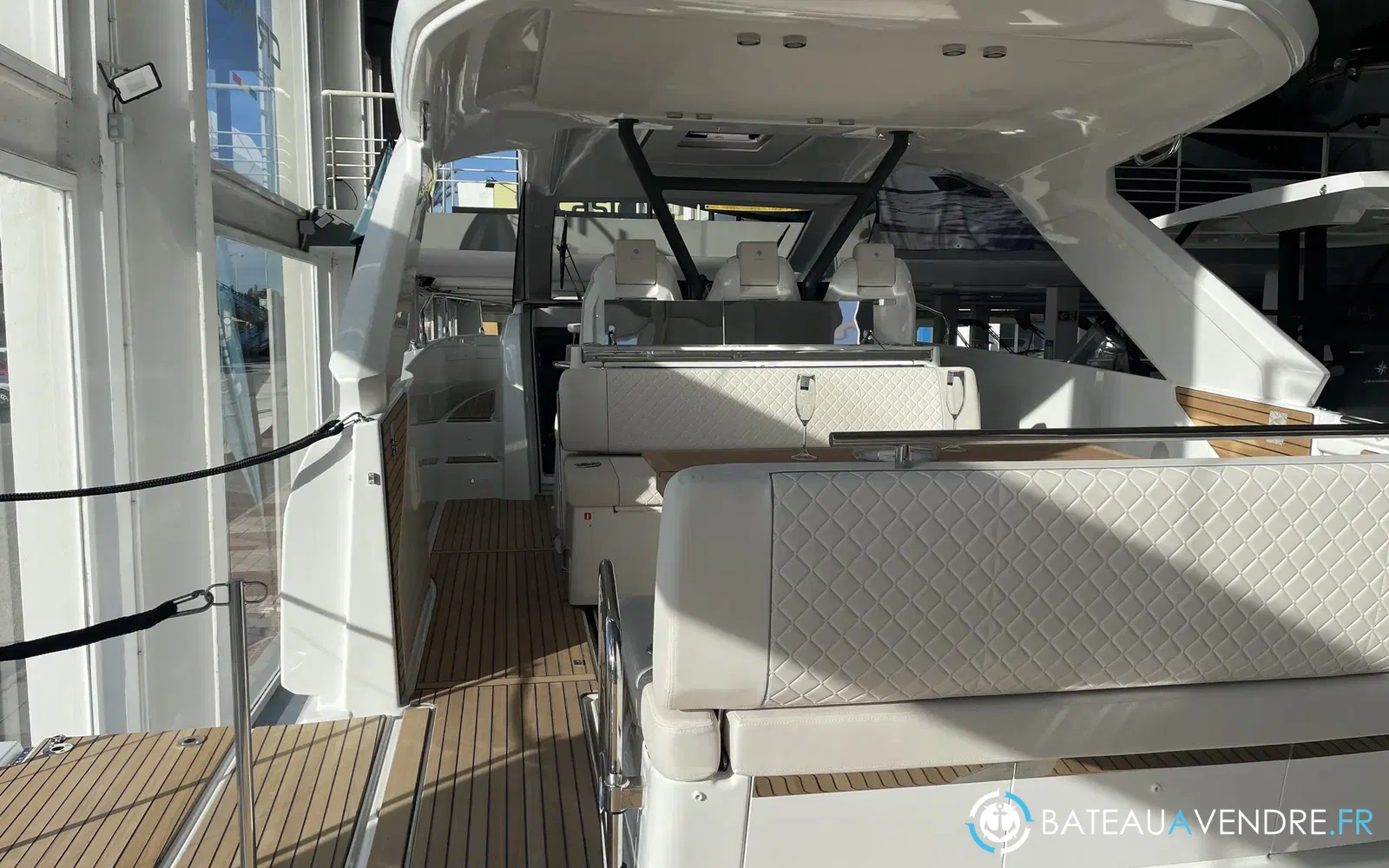 slider 3 Jeanneau DB 37
