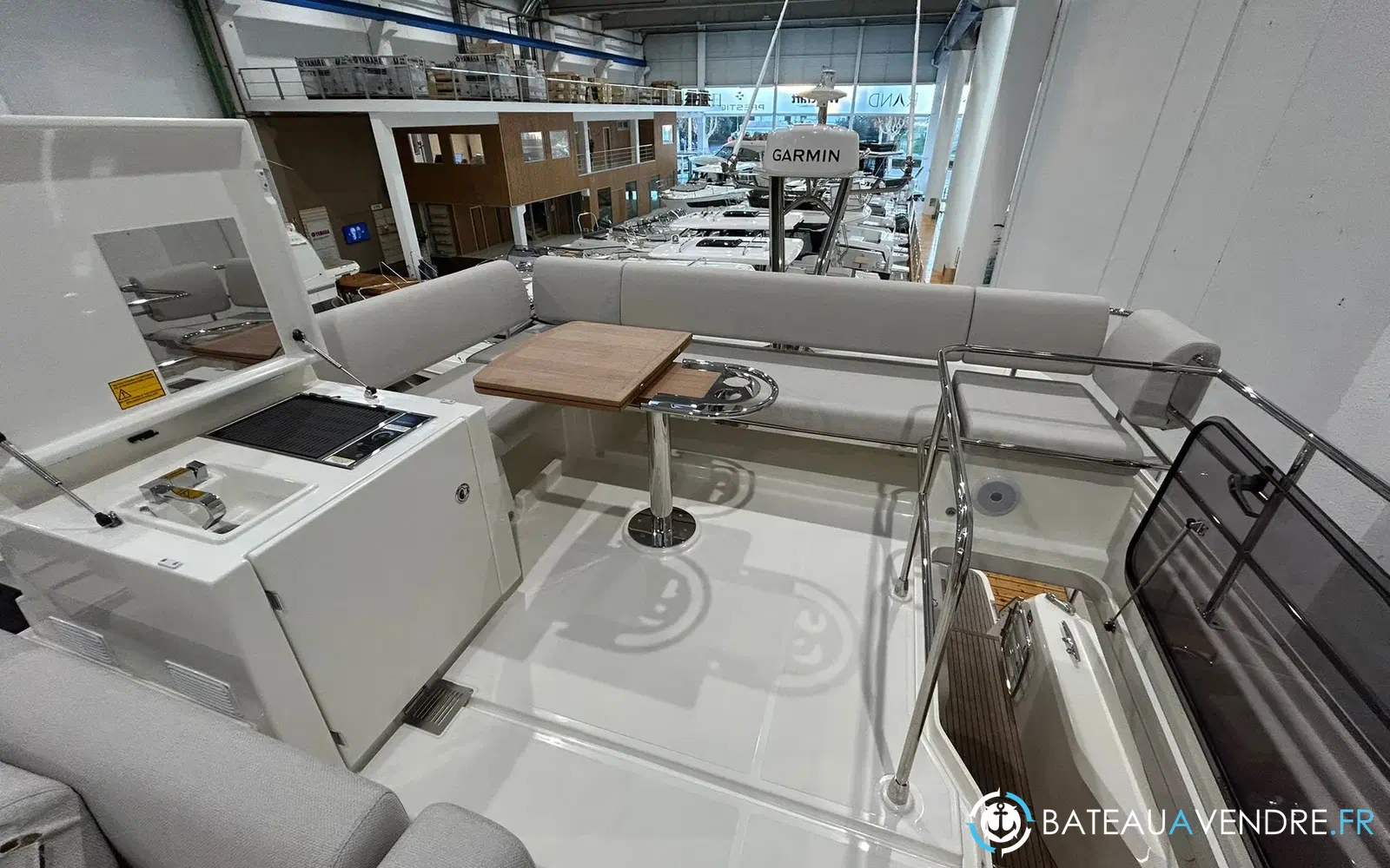slider 5 Prestige Yachts F4.9