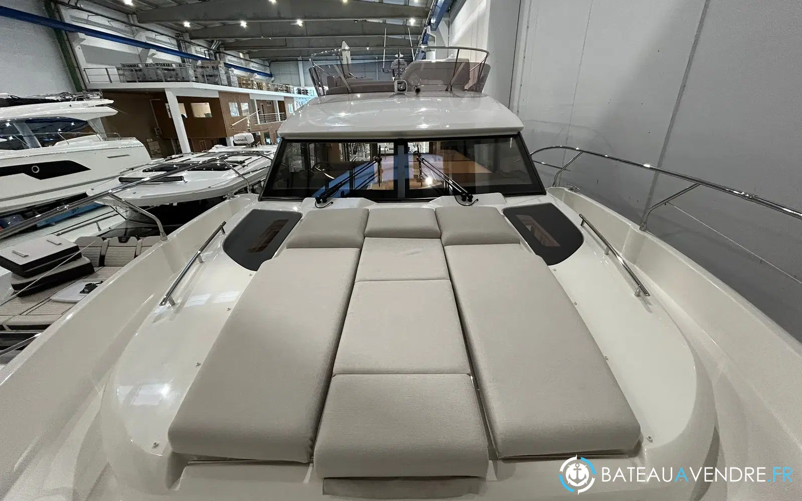 slider 9 Prestige Yachts F4.9