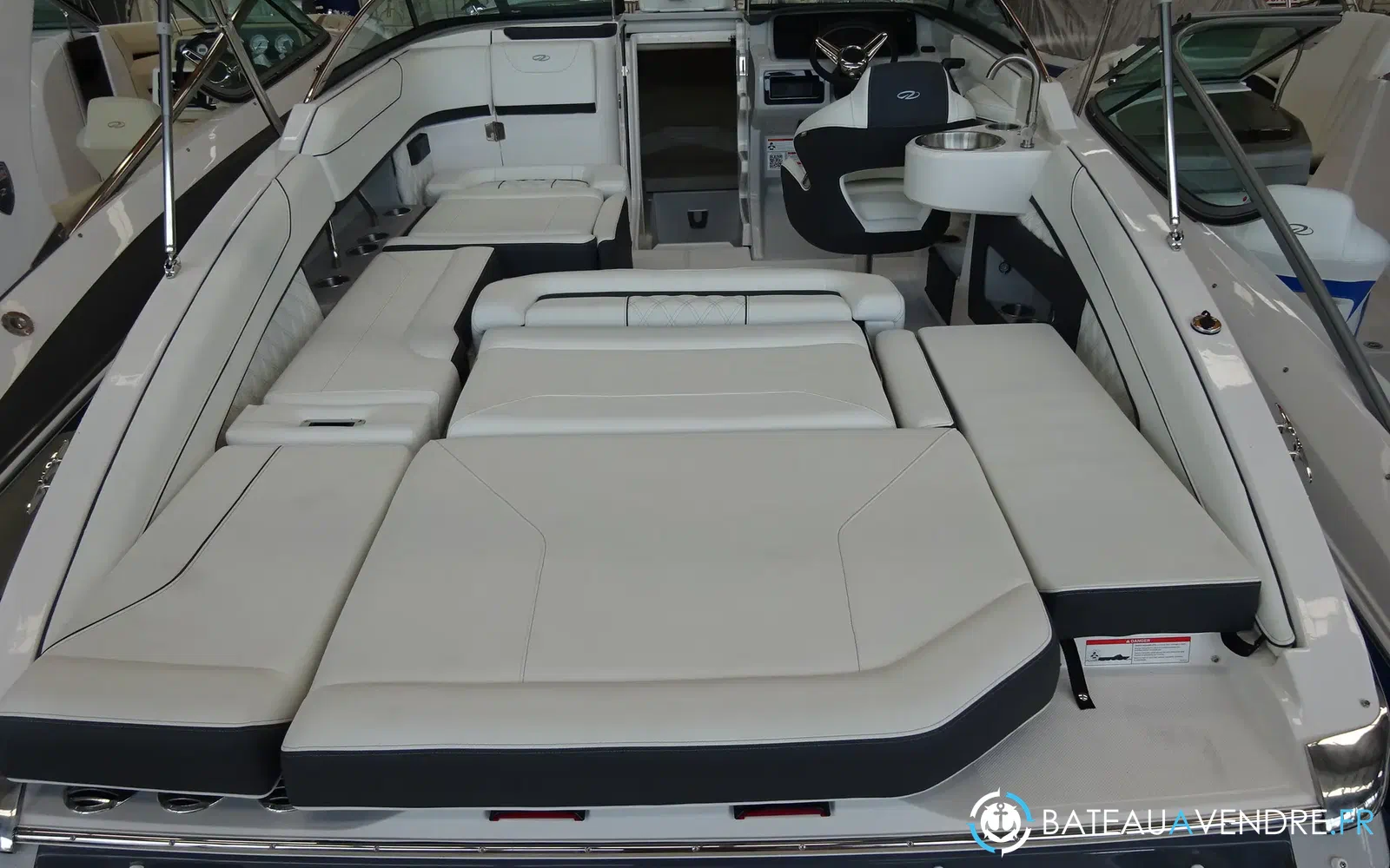 slider 19 Regal LS4C