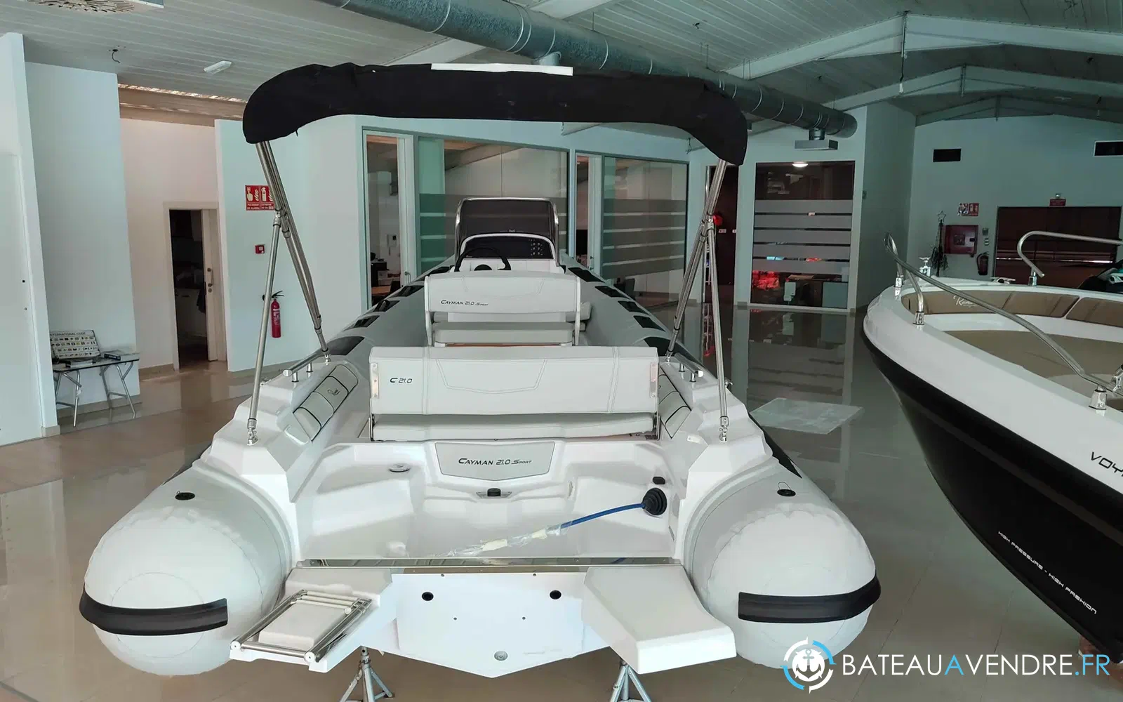 slider 7 Ranieri Cayman 21 Sport