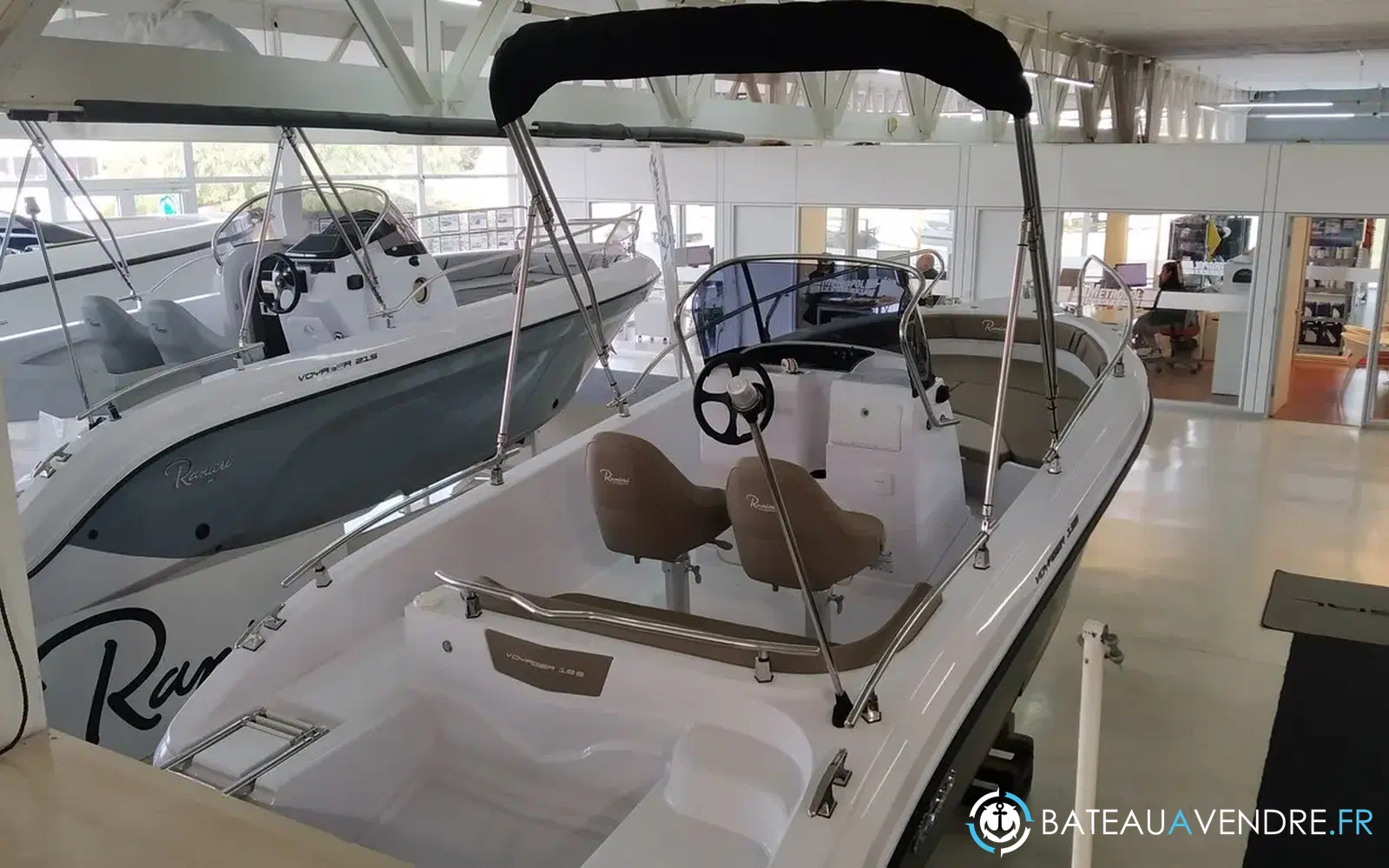 slider 3 Ranieri Voyager 19 S