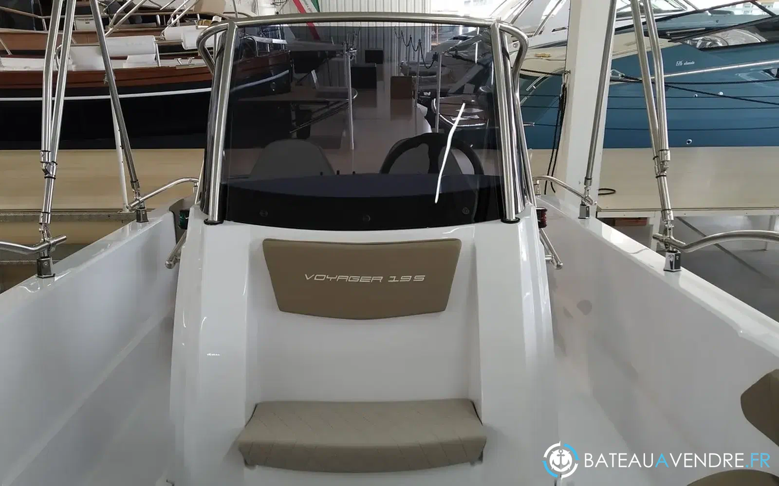 slider 7 Ranieri Voyager 19 S