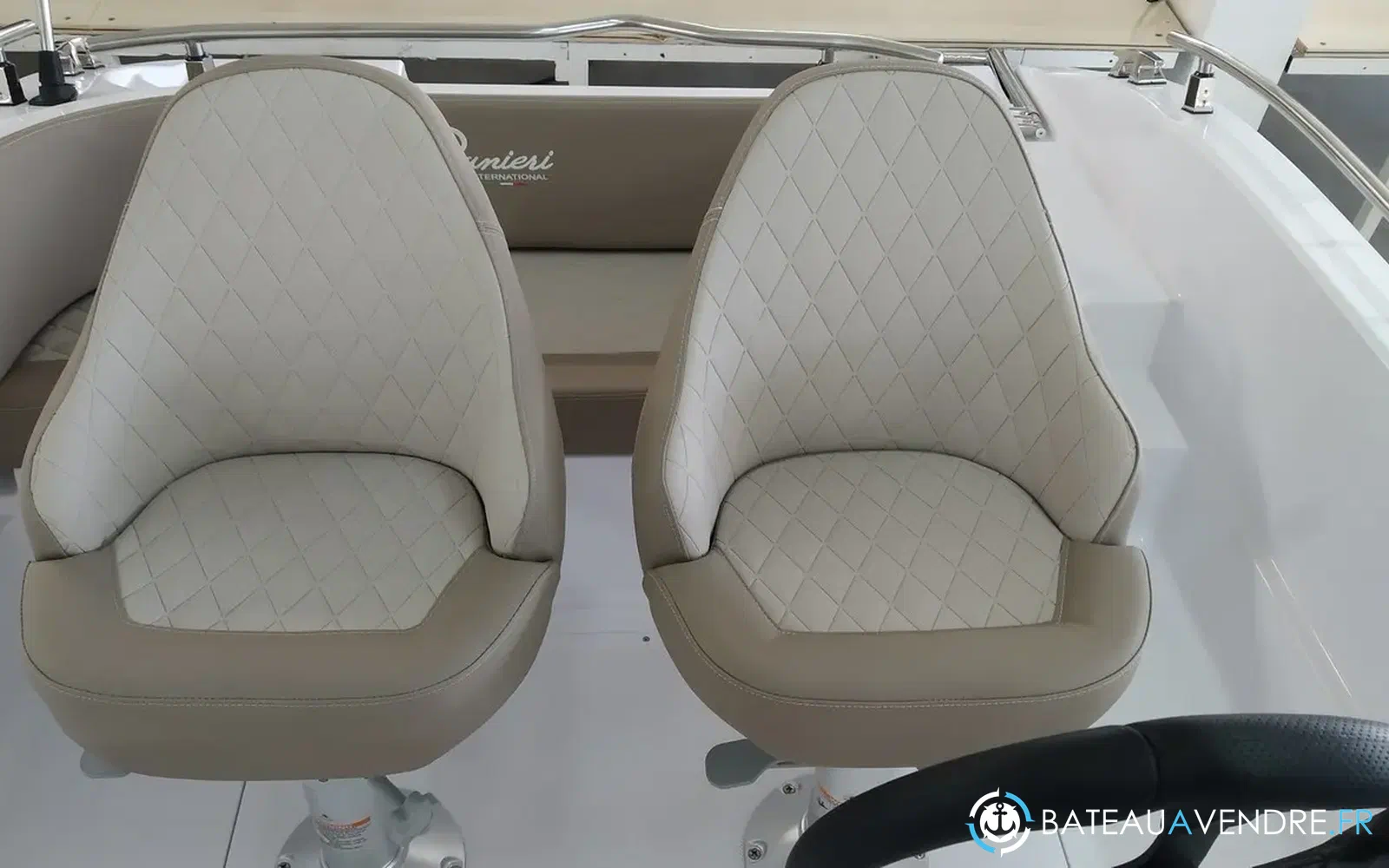 slider 8 Ranieri Voyager 19 S