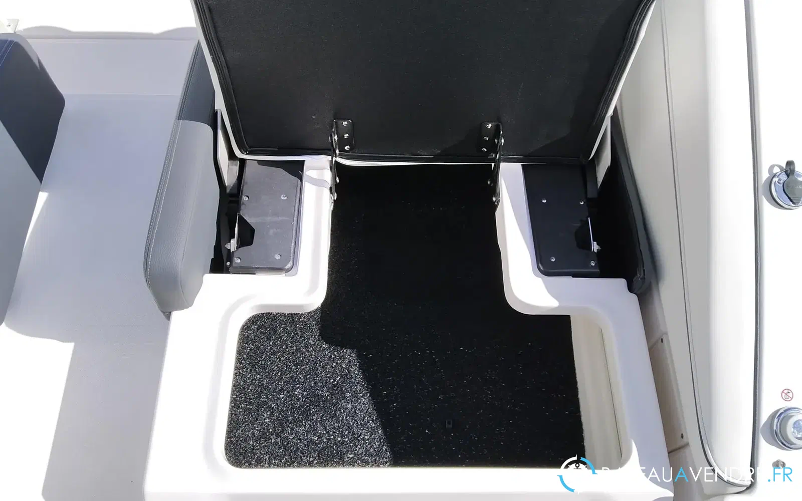slider 21 Regal LX4