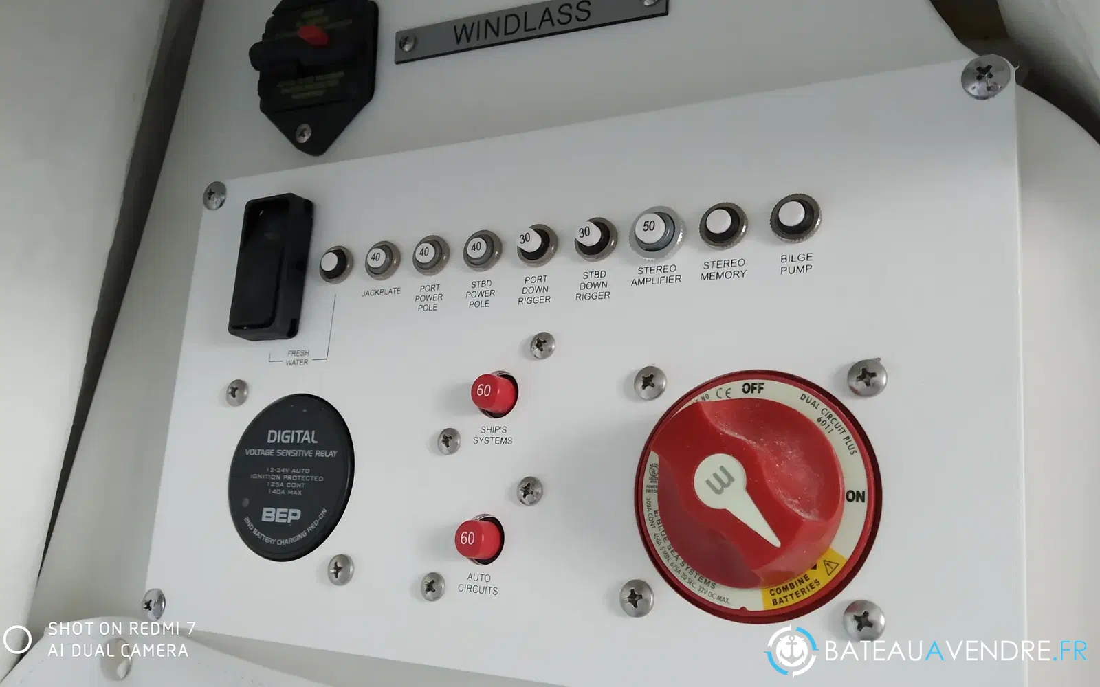 slider 10 Wellcraft Fisherman 242
