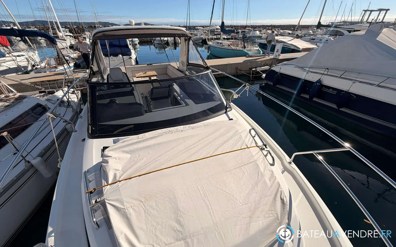 slider 11 Jeanneau Leader 30