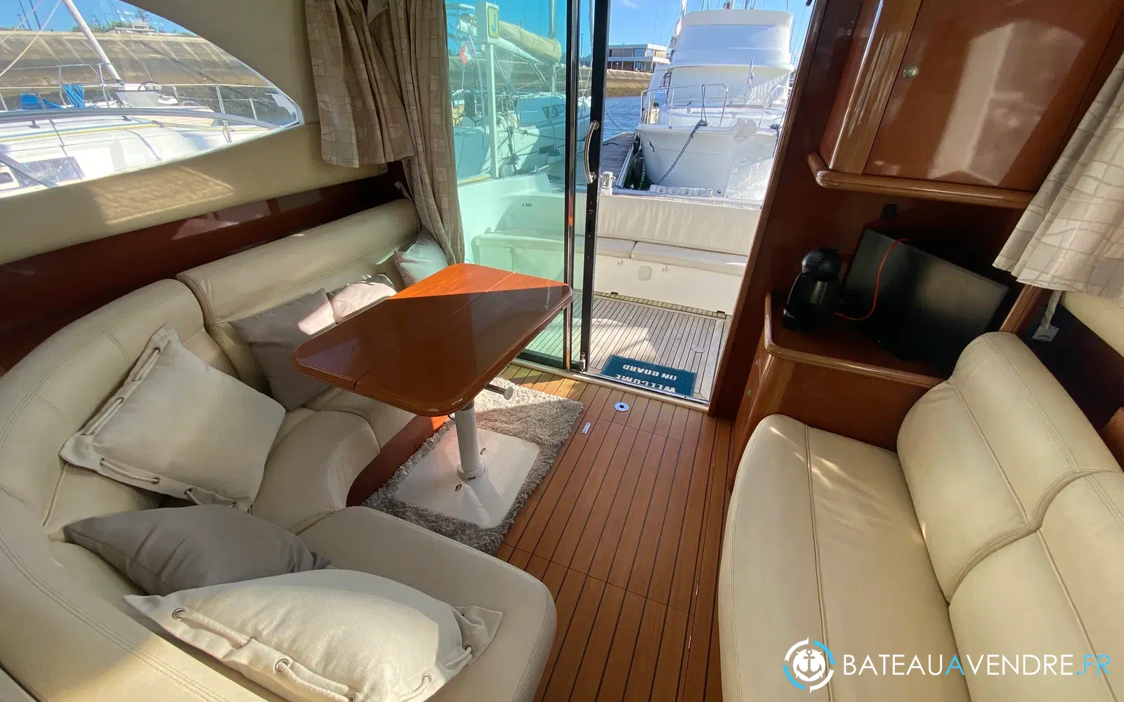 slider 15 Jeanneau Prestige 36 Fly