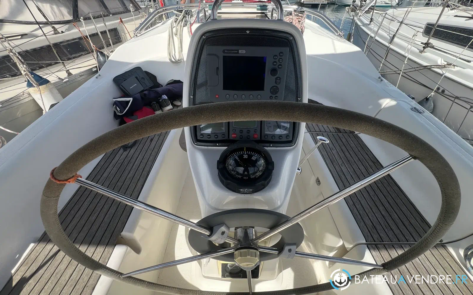 slider 1 Bavaria 33 cruiser