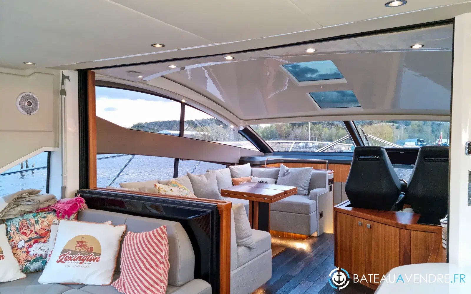 slider 10 Sunseeker Predator 57