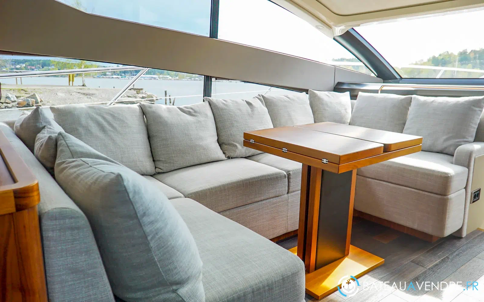 slider 12 Sunseeker Predator 57