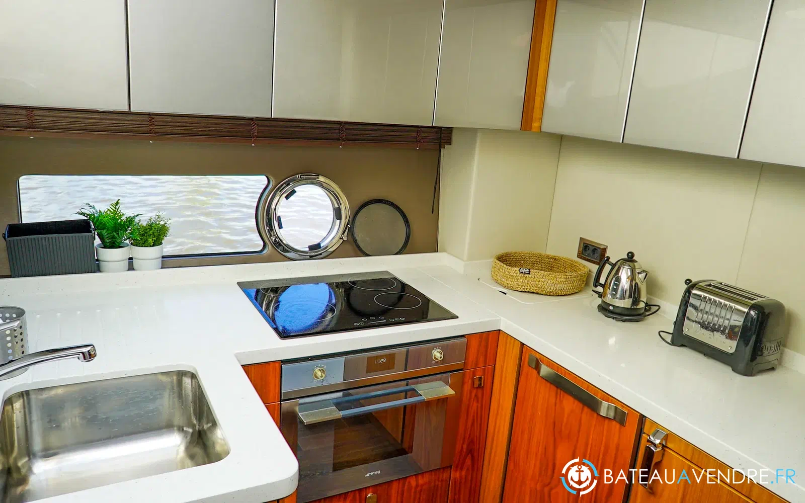 slider 18 Sunseeker Predator 57
