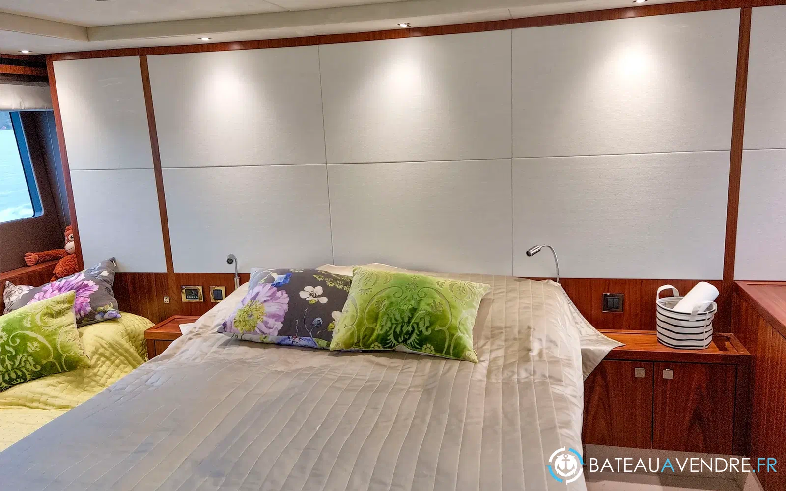 slider 24 Sunseeker Predator 57