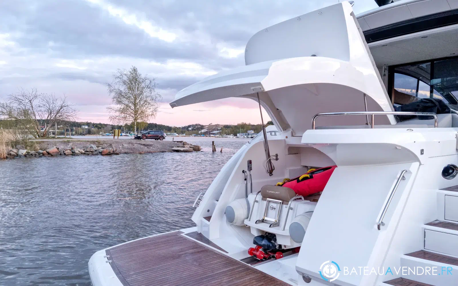 slider 5 Sunseeker Predator 57