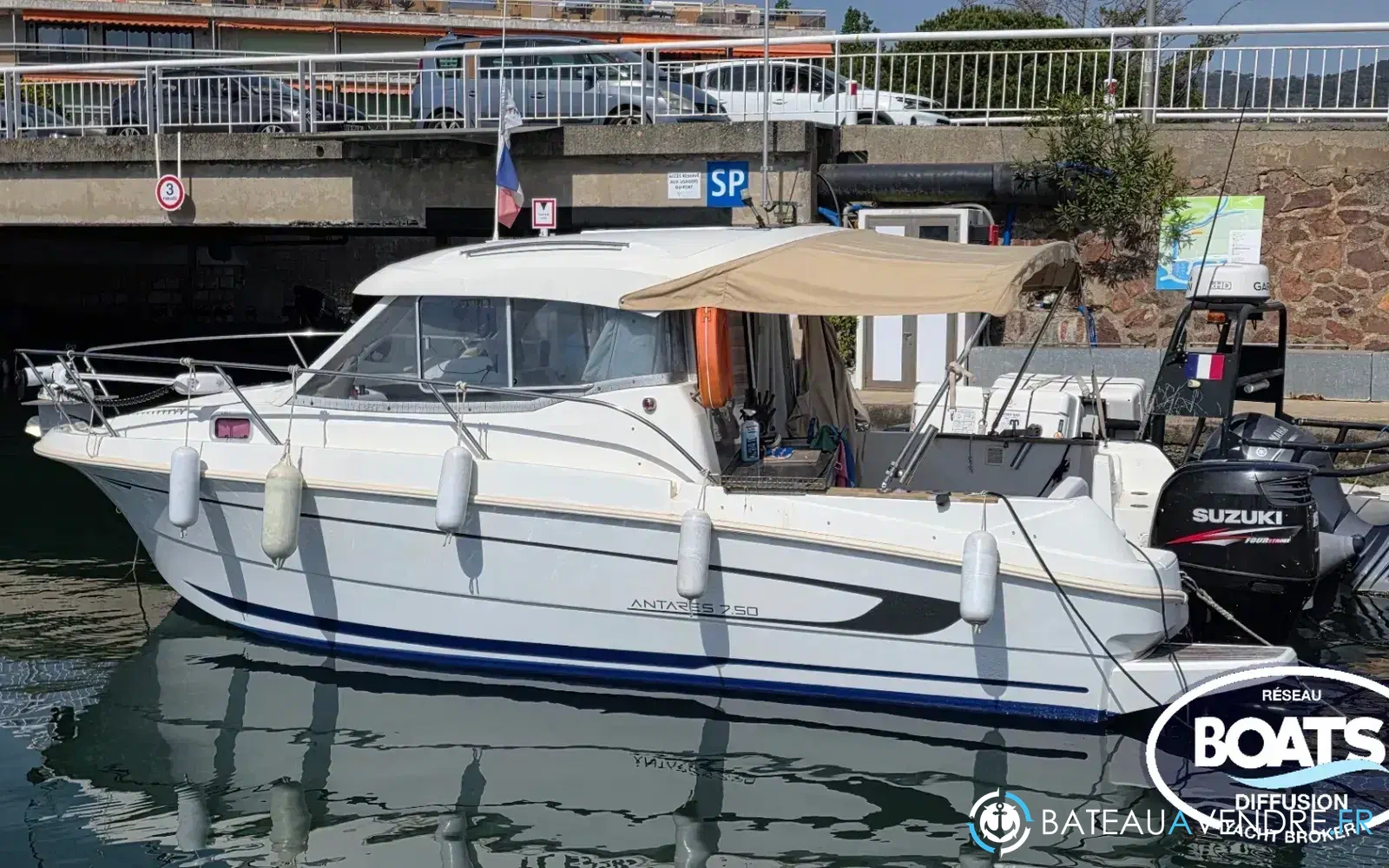 slider 0 Beneteau Antares 750 HB