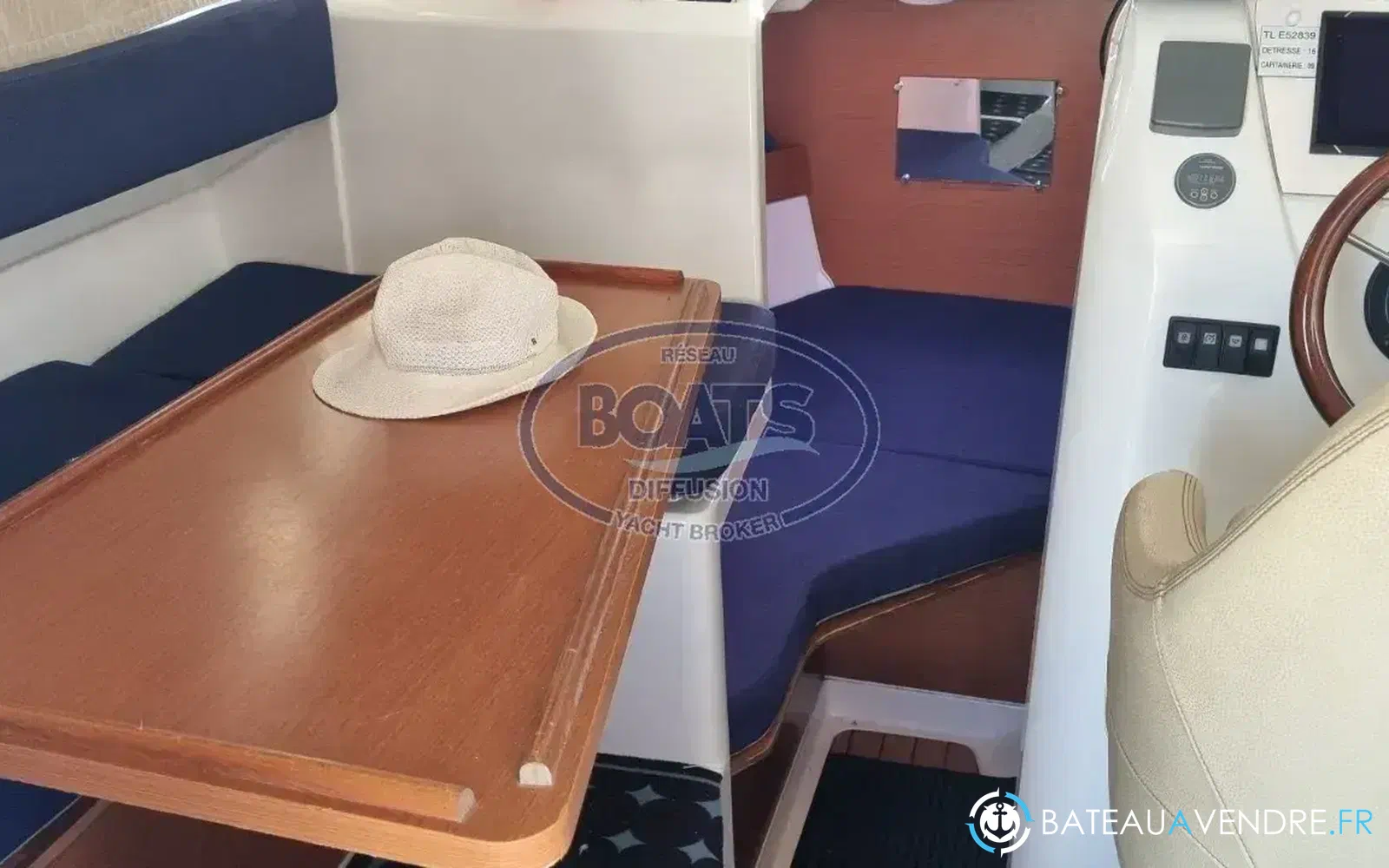 slider 6 Beneteau Antares 750 HB