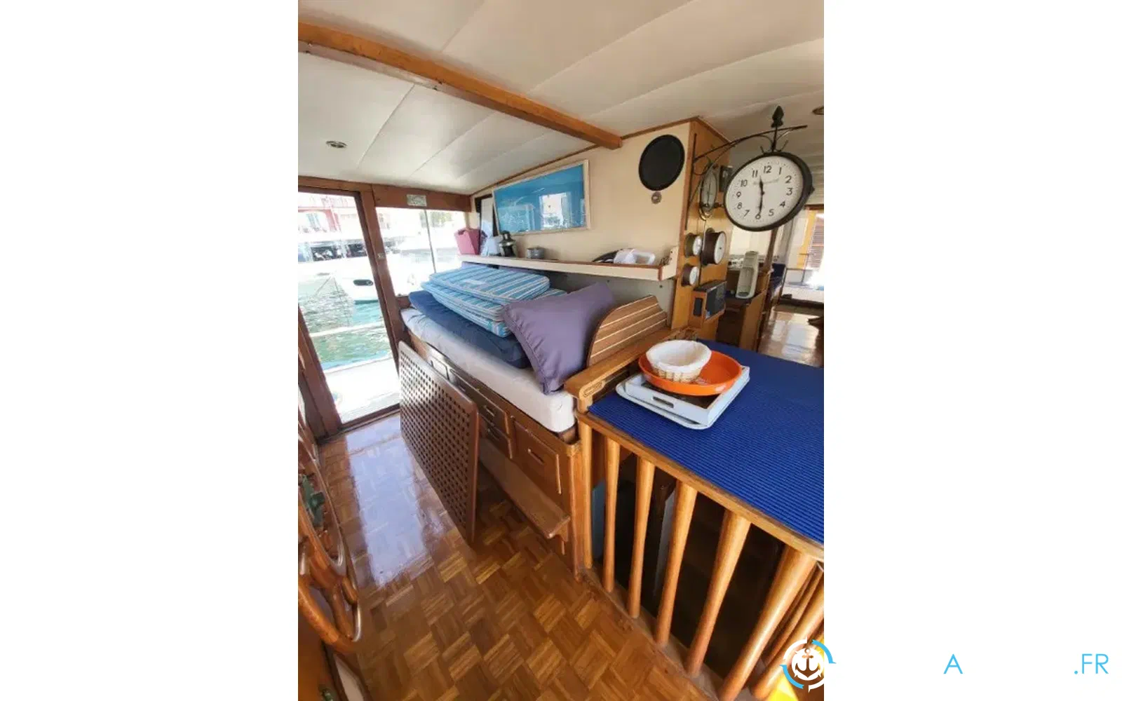 slider 18 Grand Banks 50