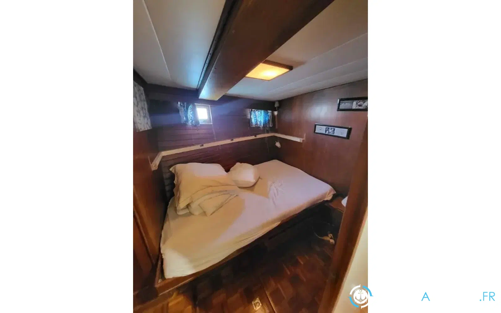 slider 33 Grand Banks 50