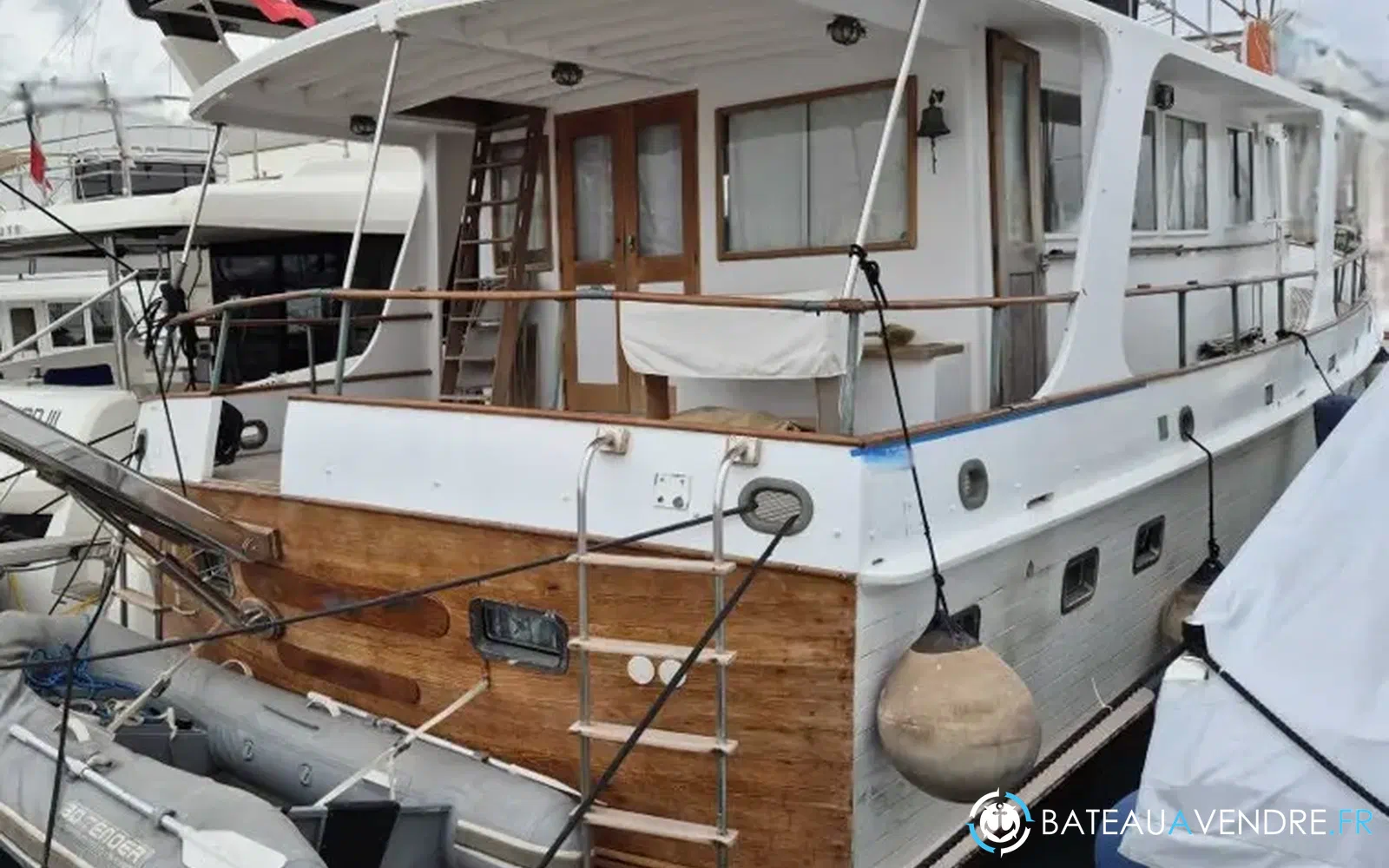slider 3 Grand Banks 50