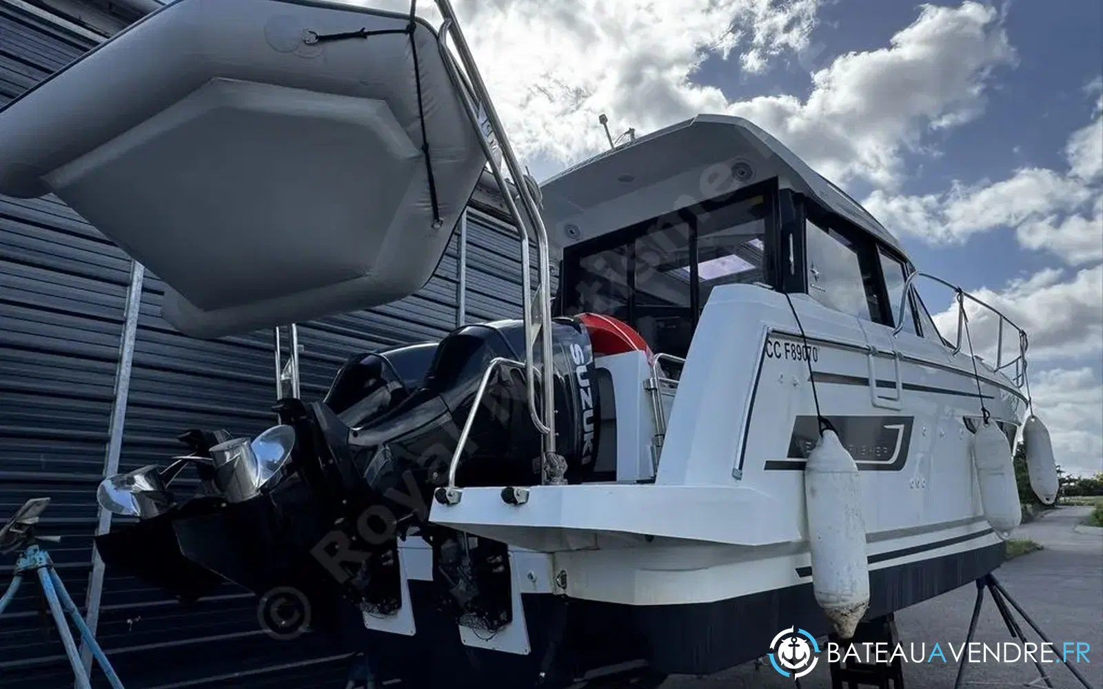 slider 2 Jeanneau Merry Fisher 895