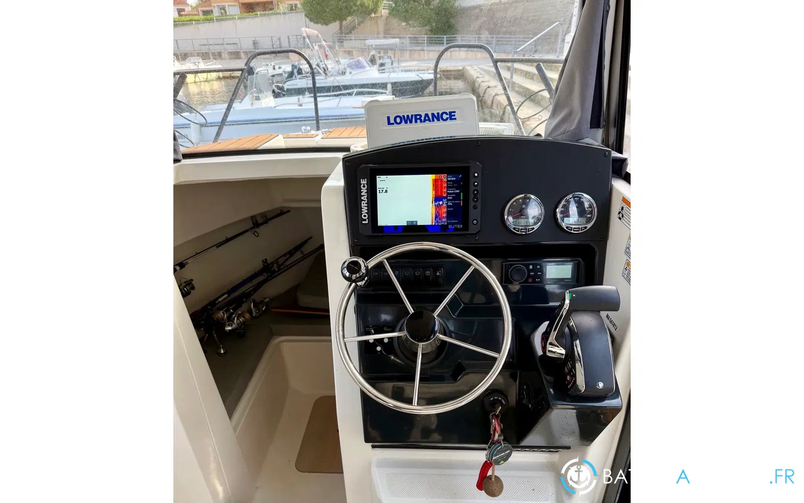 slider 14 Quicksilver Activ 705 Pilothouse