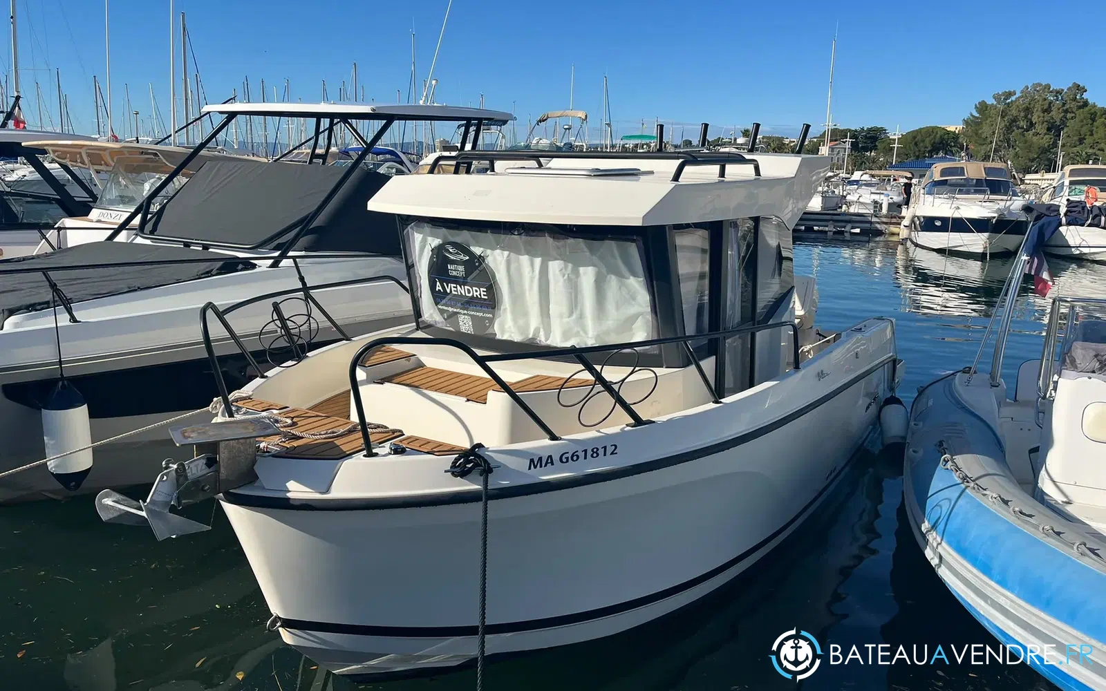 slider 0 Quicksilver Activ 705 Pilothouse
