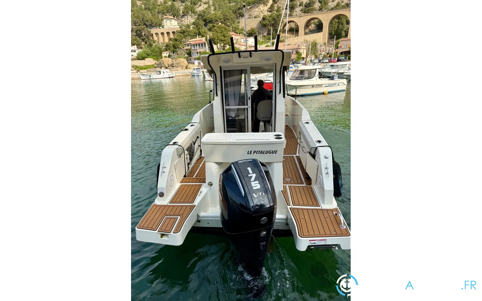 slider 1 Quicksilver Activ 705 Pilothouse