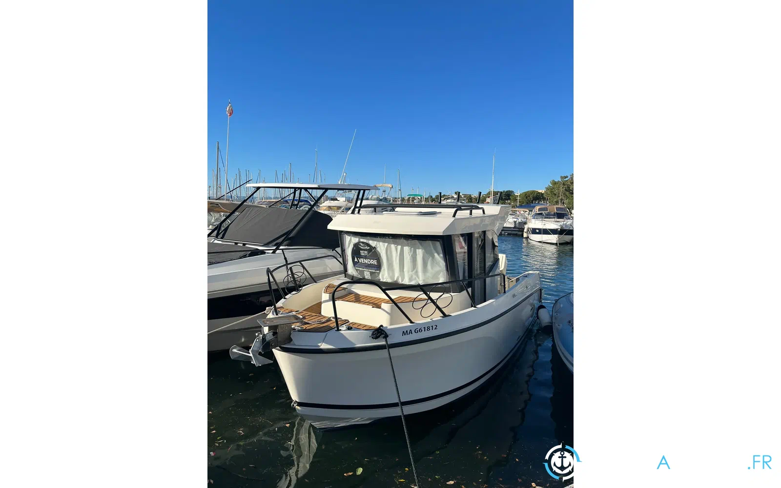 slider 2 Quicksilver Activ 705 Pilothouse
