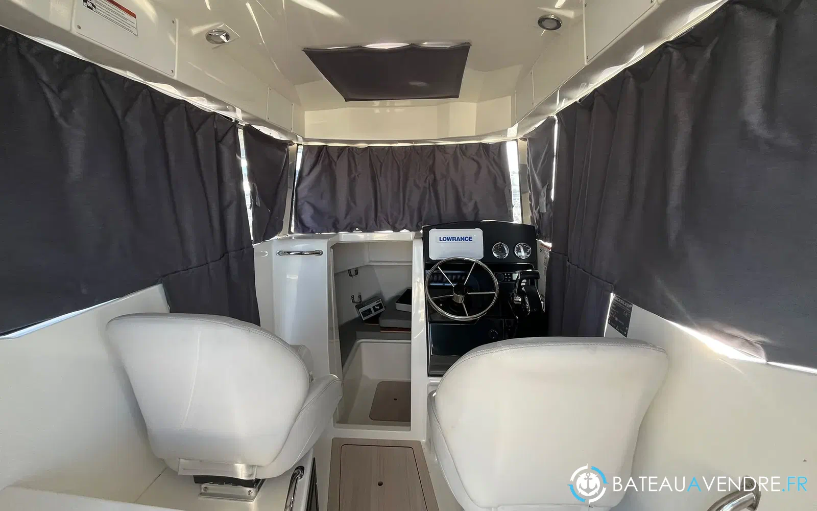 slider 23 Quicksilver Activ 705 Pilothouse