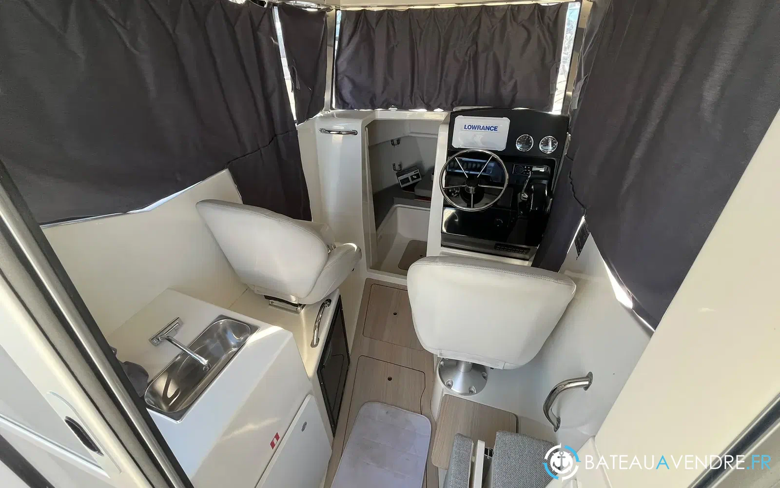 slider 24 Quicksilver Activ 705 Pilothouse