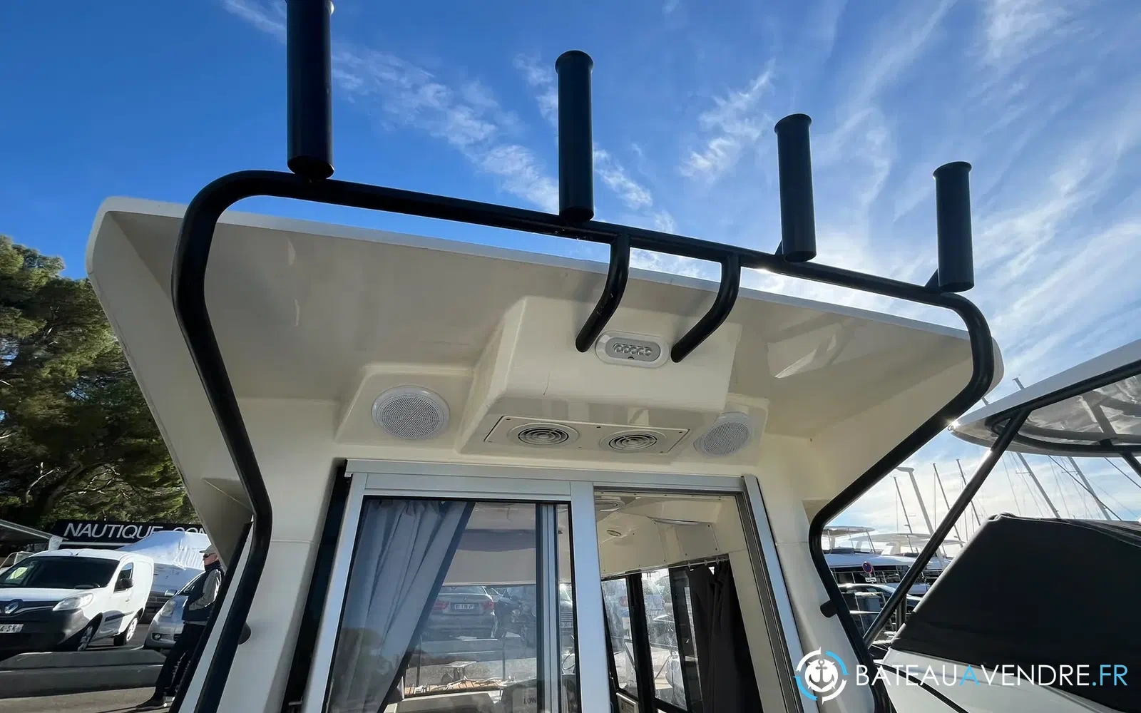 slider 26 Quicksilver Activ 705 Pilothouse