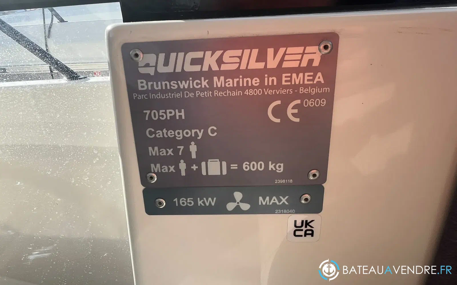 slider 37 Quicksilver Activ 705 Pilothouse