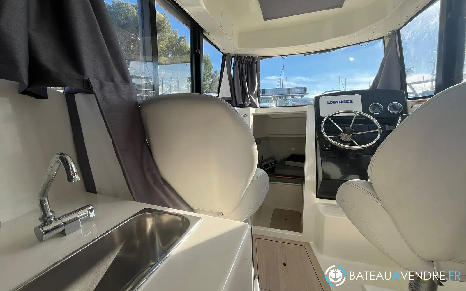 slider 41 Quicksilver Activ 705 Pilothouse