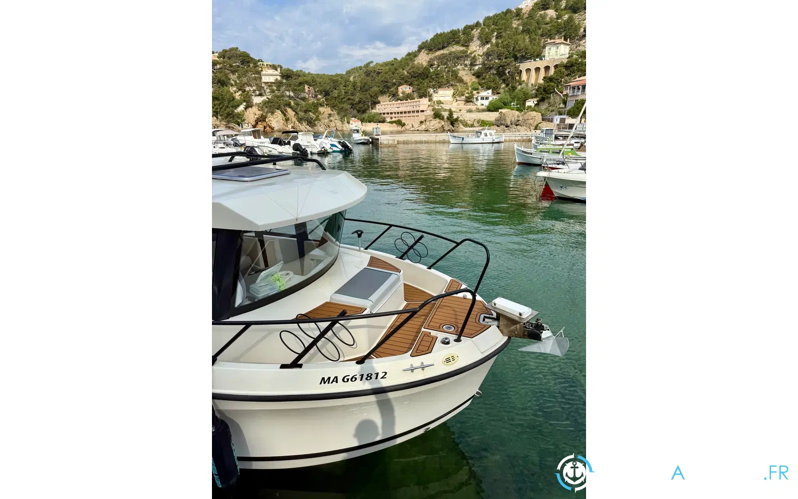 slider 4 Quicksilver Activ 705 Pilothouse