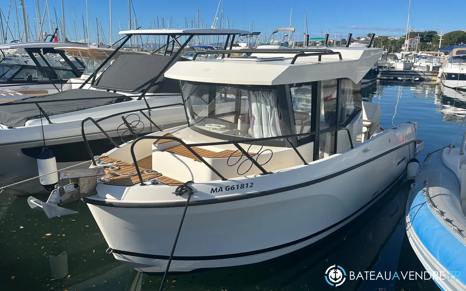 slider 4 Quicksilver Activ 705 Pilothouse