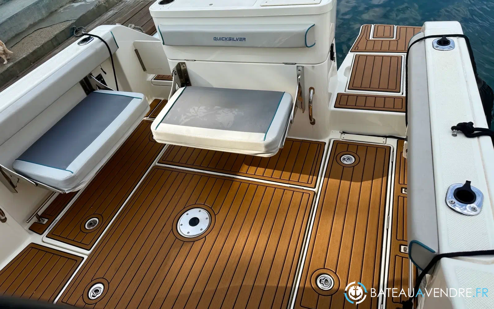 slider 10 Quicksilver Activ 705 Pilothouse
