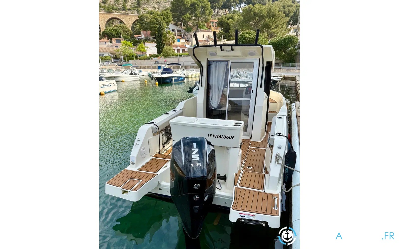 slider 5 Quicksilver Activ 705 Pilothouse